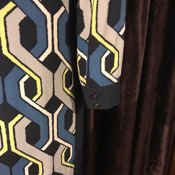 Gorgeous Trina Turk Shift Dress - Silk 6 - Picture 7 of 7